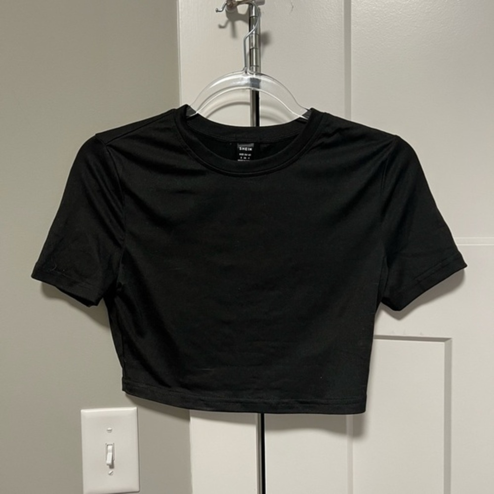 SHEIN Classic Black Crop Top
